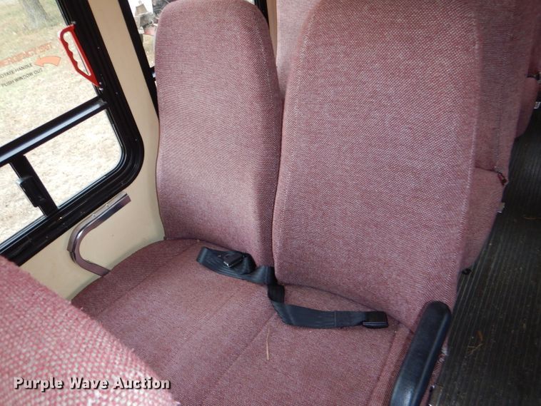 image for item DI2672 1990 Ford Econoline E350 Aerotech shuttle bus