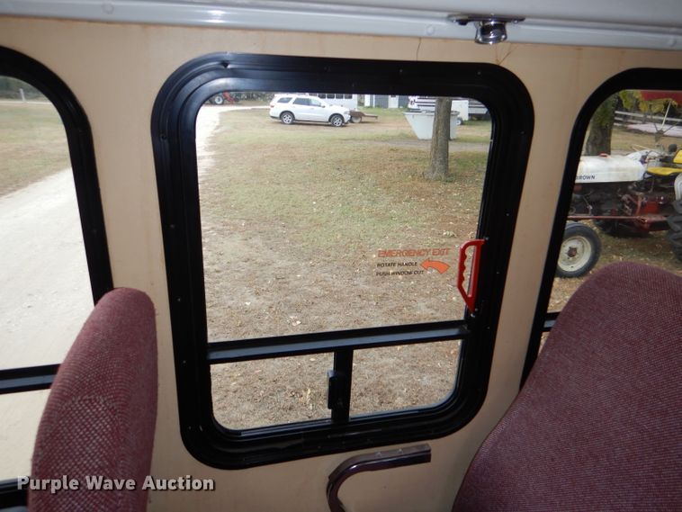 image for item DI2672 1990 Ford Econoline E350 Aerotech shuttle bus