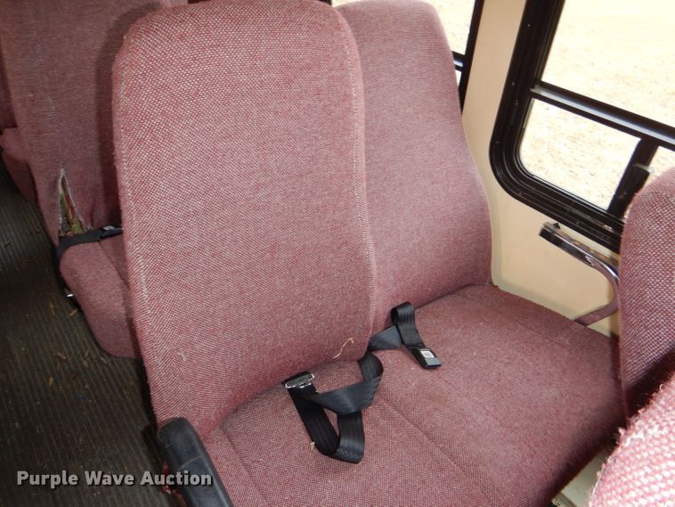 image for item DI2672 1990 Ford Econoline E350 Aerotech shuttle bus