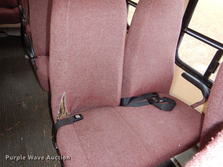 image for item DI2672 1990 Ford Econoline E350 Aerotech shuttle bus