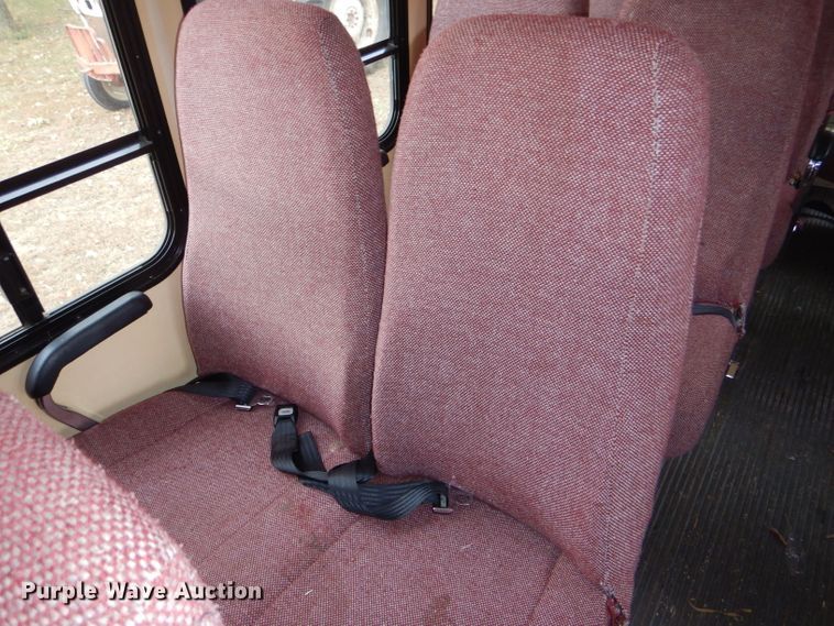 image for item DI2672 1990 Ford Econoline E350 Aerotech shuttle bus