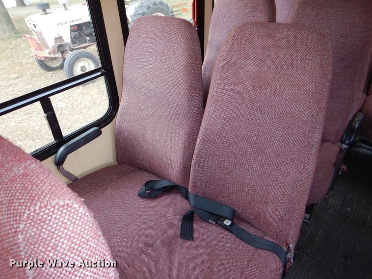 image for item DI2672 1990 Ford Econoline E350 Aerotech shuttle bus