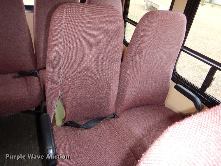 image for item DI2672 1990 Ford Econoline E350 Aerotech shuttle bus