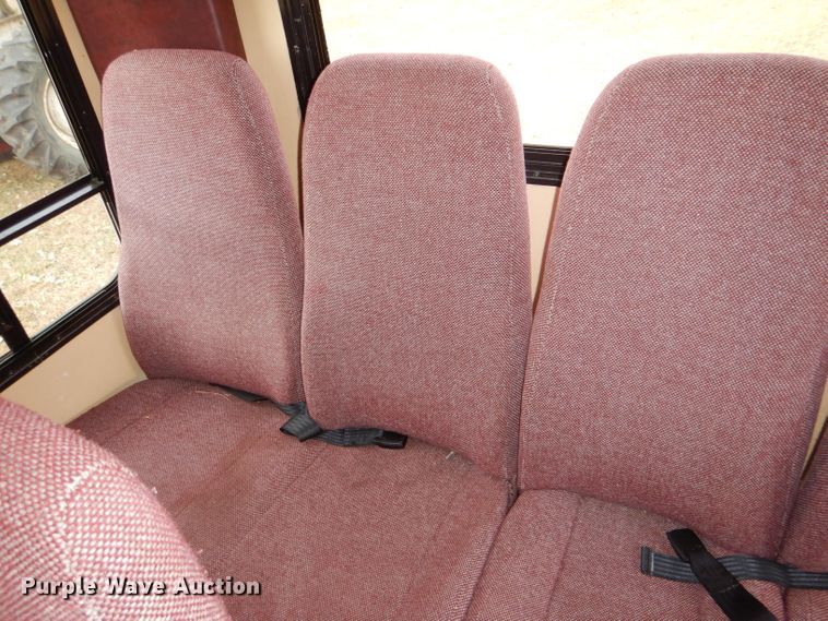 image for item DI2672 1990 Ford Econoline E350 Aerotech shuttle bus