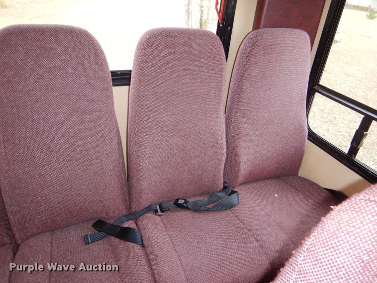 image for item DI2672 1990 Ford Econoline E350 Aerotech shuttle bus