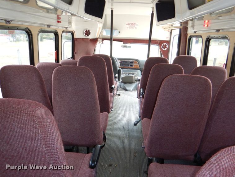 image for item DI2672 1990 Ford Econoline E350 Aerotech shuttle bus