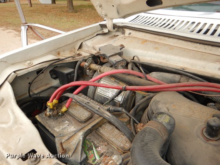 image for item DI2672 1990 Ford Econoline E350 Aerotech shuttle bus