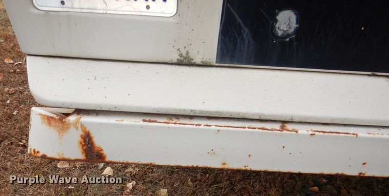 image for item DI2672 1990 Ford Econoline E350 Aerotech shuttle bus