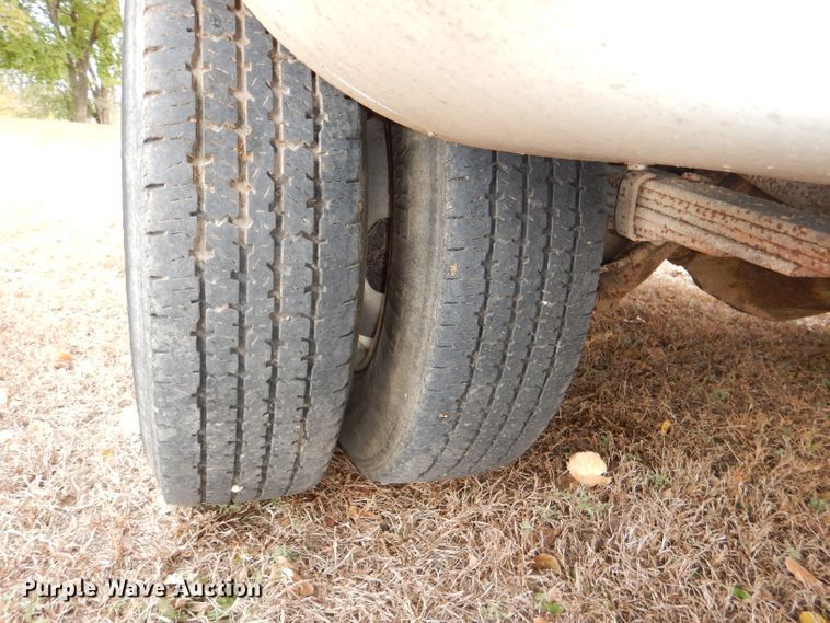 image for item DI2672 1990 Ford Econoline E350 Aerotech shuttle bus