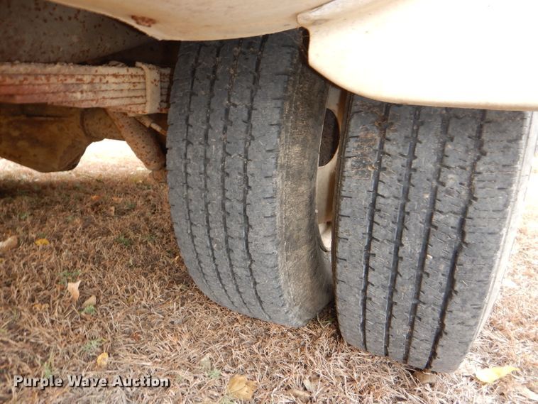 image for item DI2672 1990 Ford Econoline E350 Aerotech shuttle bus