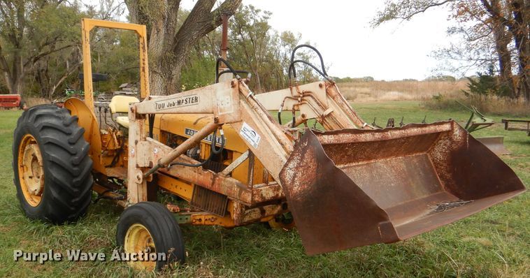 image for item DI2676 1974 John Deere 401B tractor