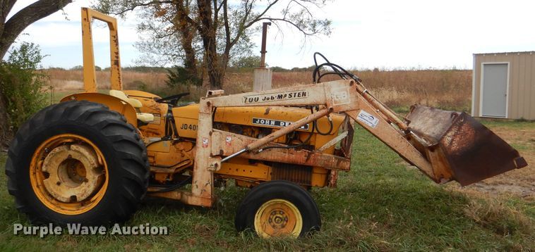 image for item DI2676 1974 John Deere 401B tractor