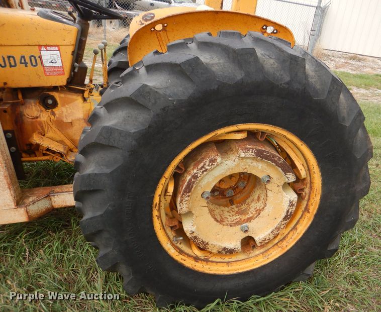 image for item DI2676 1974 John Deere 401B tractor