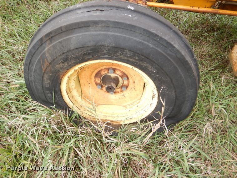 image for item DI2676 1974 John Deere 401B tractor