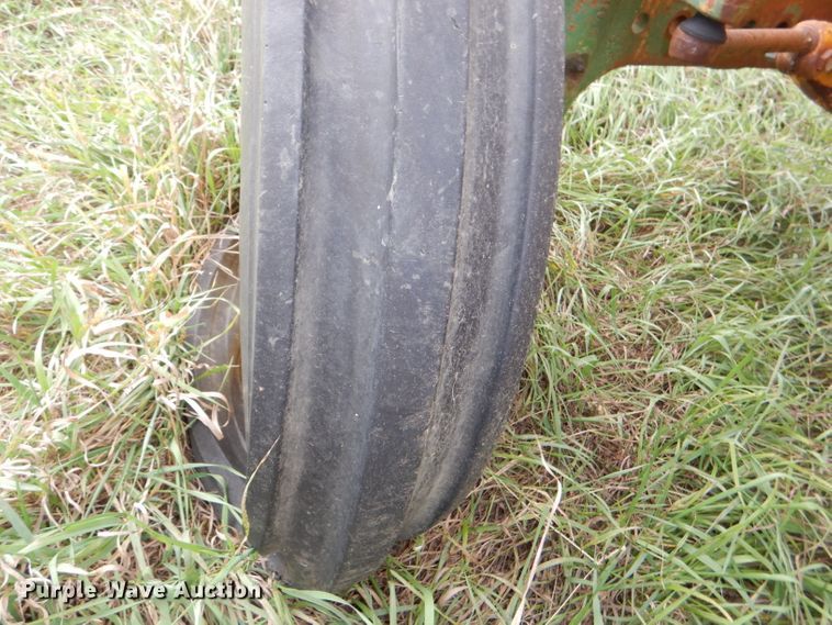 image for item DI2676 1974 John Deere 401B tractor