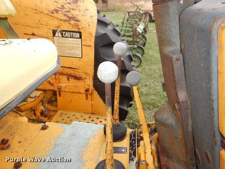 image for item DI2676 1974 John Deere 401B tractor