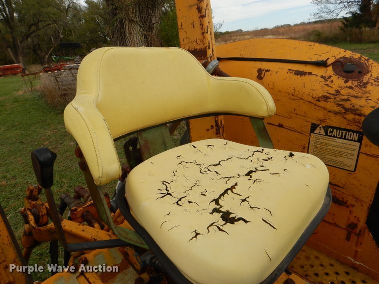 image for item DI2676 1974 John Deere 401B tractor