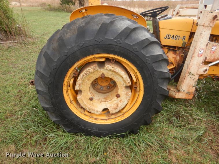 image for item DI2676 1974 John Deere 401B tractor