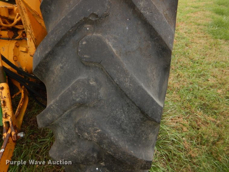 image for item DI2676 1974 John Deere 401B tractor