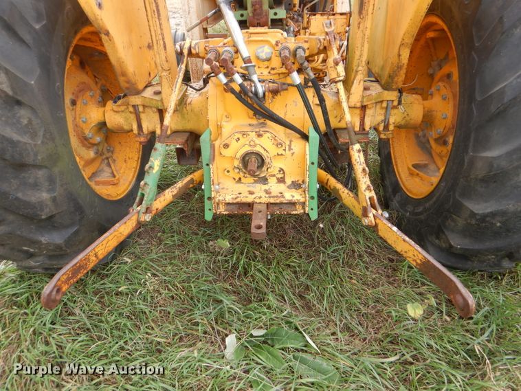 image for item DI2676 1974 John Deere 401B tractor