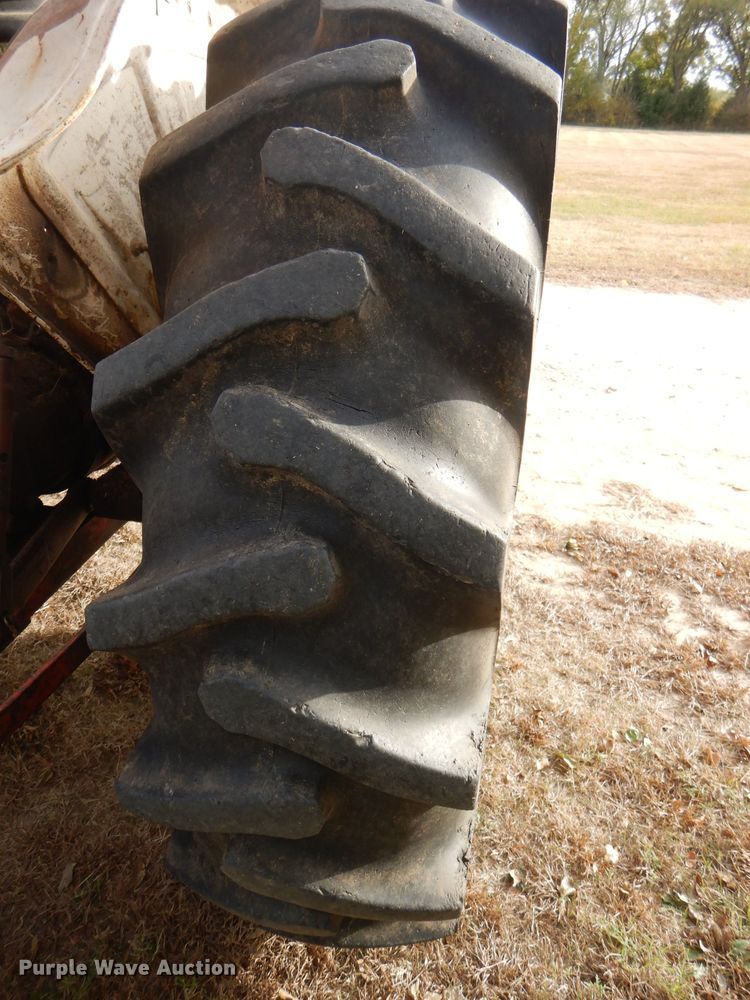 image for item DI2677 1969 David Brown 4600 Select-o-Matic tractor