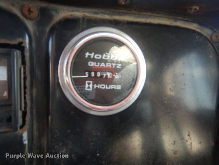 image for item EC9000 1986 International 1900 flatbed truck