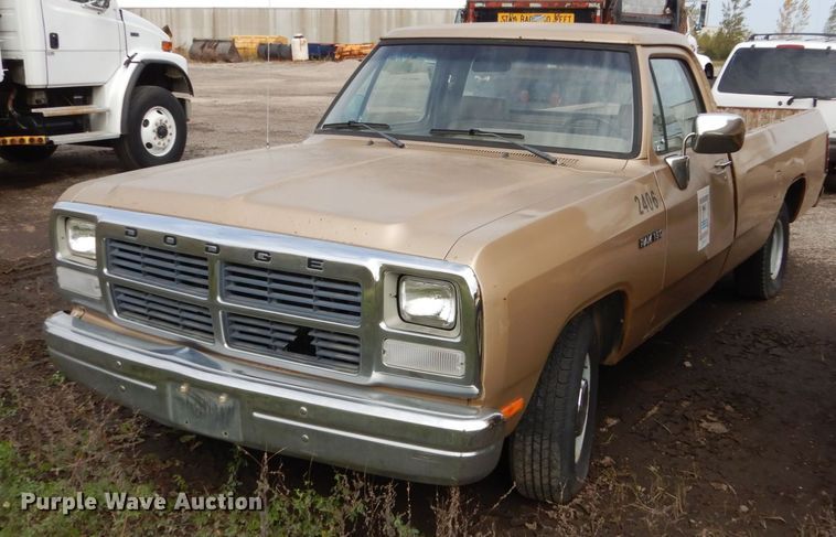 image for item EC9002 1991 Dodge D150 pickup truck