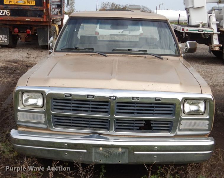image for item EC9002 1991 Dodge D150 pickup truck