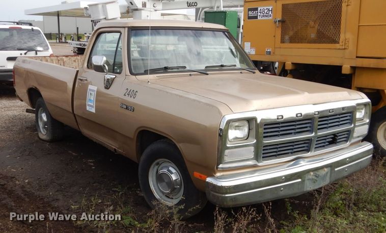 image for item EC9002 1991 Dodge D150 pickup truck