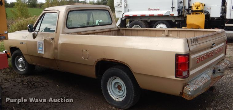 image for item EC9002 1991 Dodge D150 pickup truck