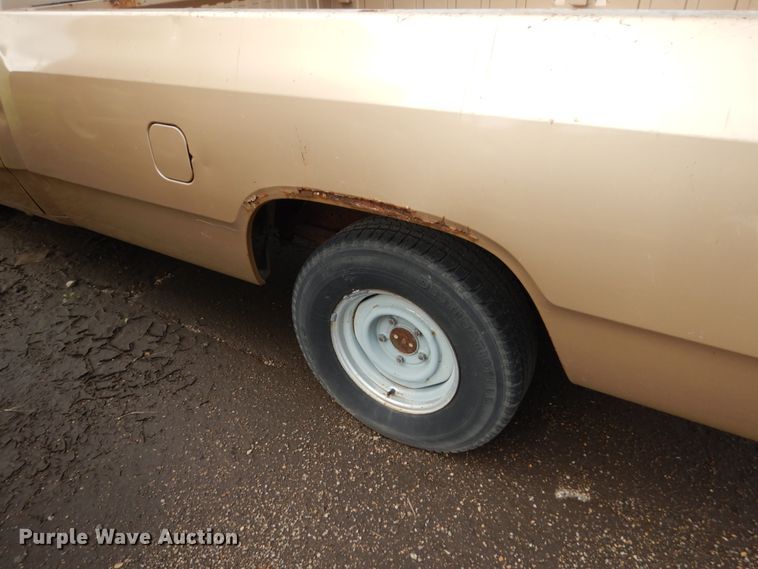 image for item EC9002 1991 Dodge D150 pickup truck