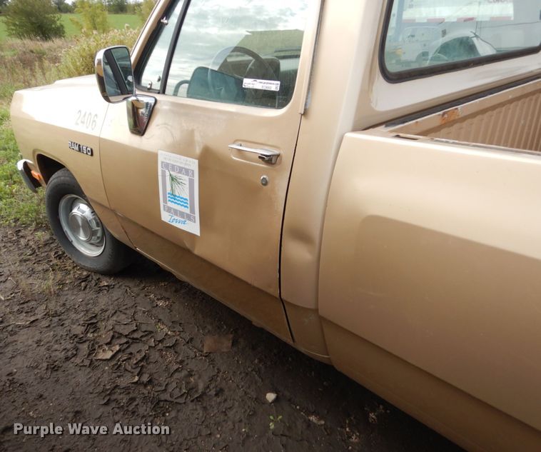 image for item EC9002 1991 Dodge D150 pickup truck