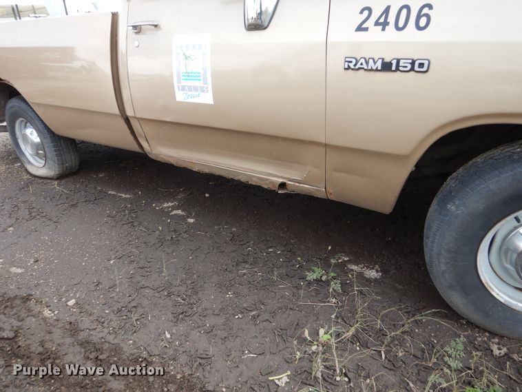 image for item EC9002 1991 Dodge D150 pickup truck