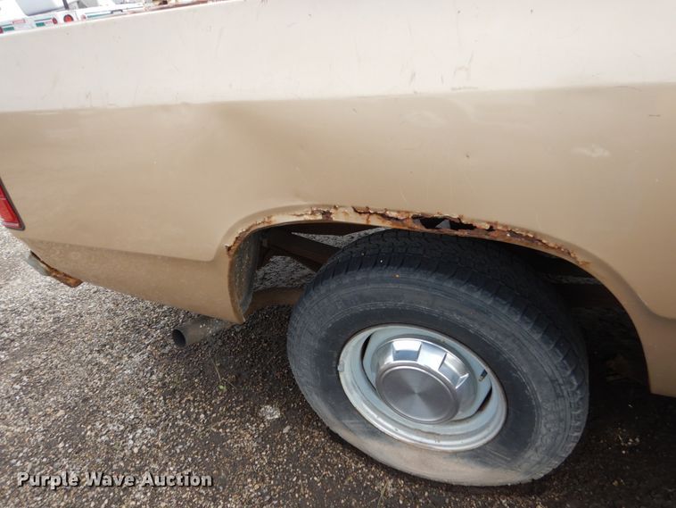 image for item EC9002 1991 Dodge D150 pickup truck