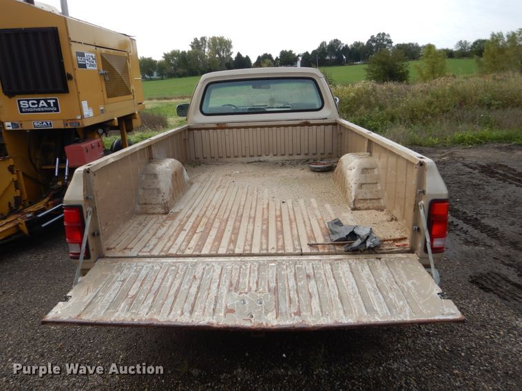 image for item EC9002 1991 Dodge D150 pickup truck