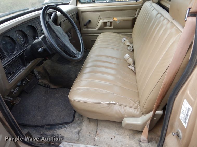 image for item EC9002 1991 Dodge D150 pickup truck