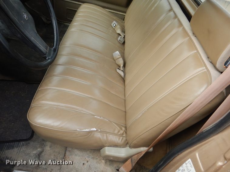 image for item EC9002 1991 Dodge D150 pickup truck