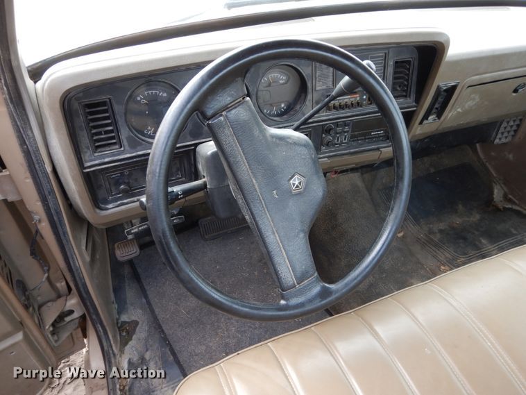 image for item EC9002 1991 Dodge D150 pickup truck