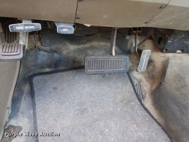 image for item EC9002 1991 Dodge D150 pickup truck