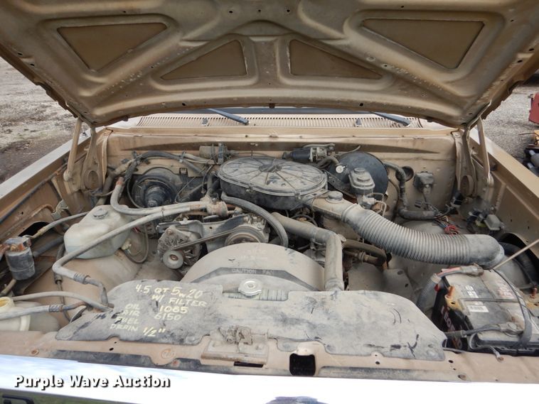 image for item EC9002 1991 Dodge D150 pickup truck