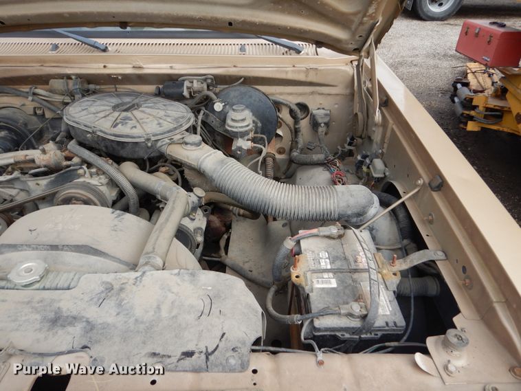 image for item EC9002 1991 Dodge D150 pickup truck