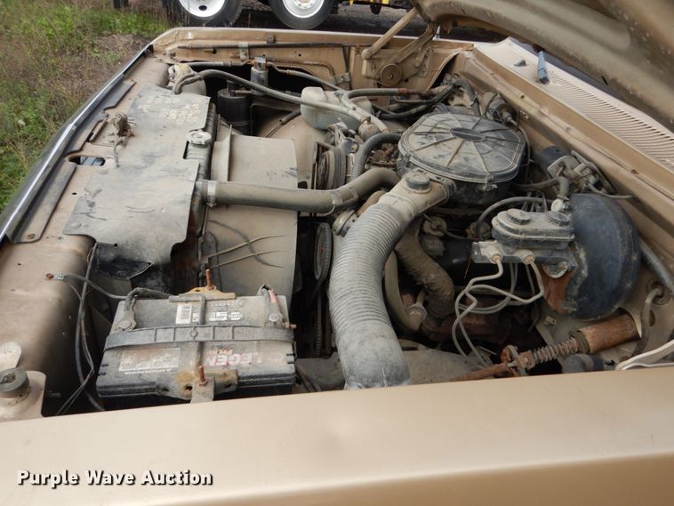 image for item EC9002 1991 Dodge D150 pickup truck