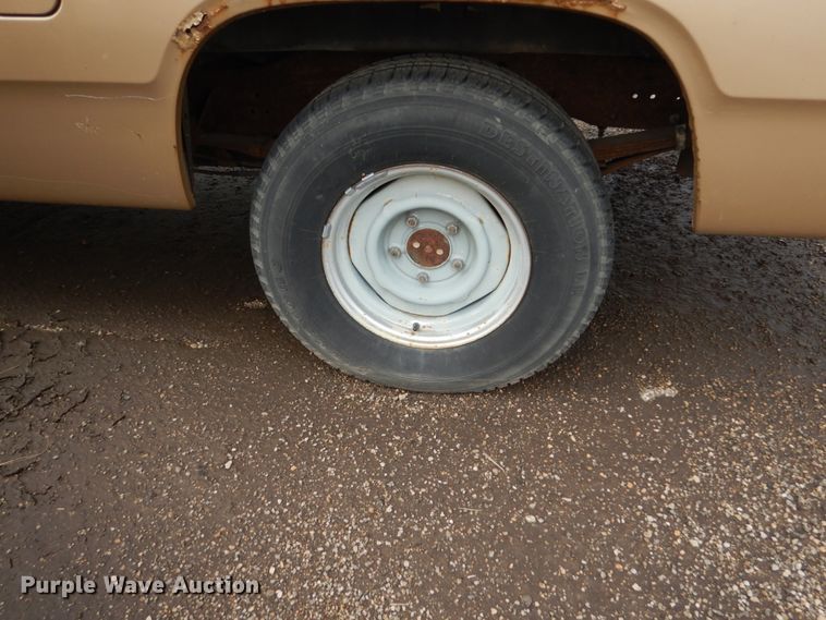 image for item EC9002 1991 Dodge D150 pickup truck