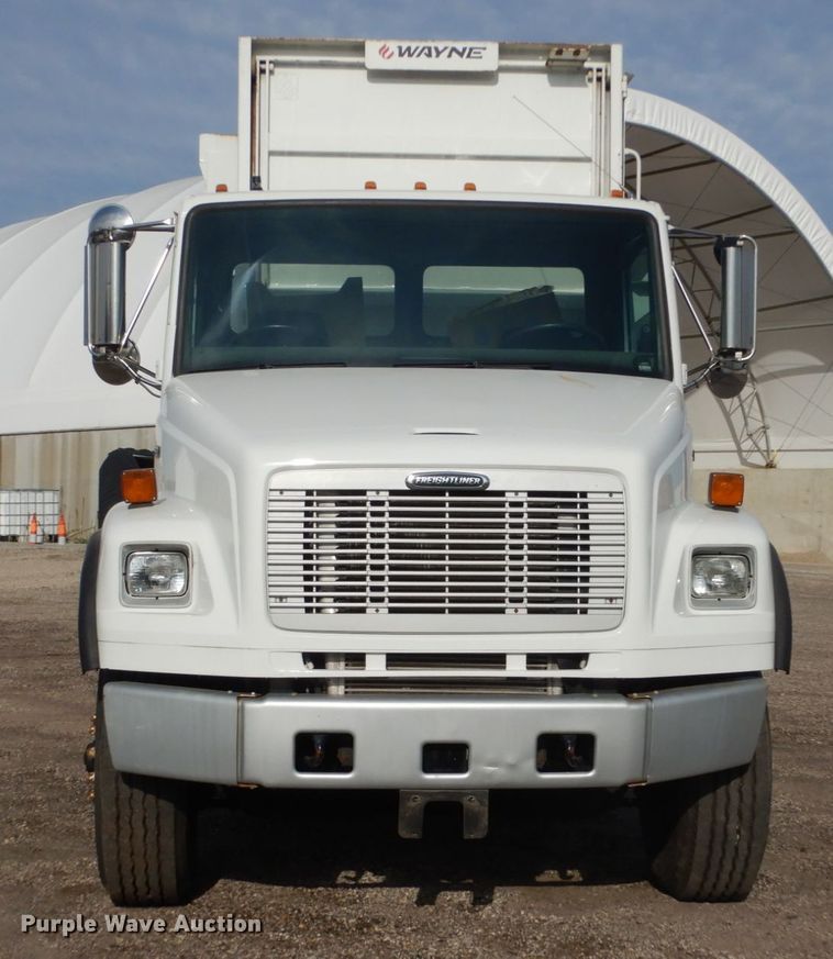 image for item EC9003 2004 Freightliner FL80 refuse truck