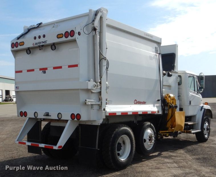 image for item EC9003 2004 Freightliner FL80 refuse truck