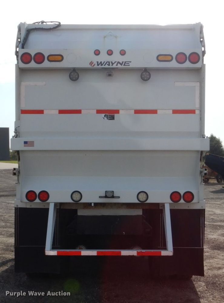 image for item EC9003 2004 Freightliner FL80 refuse truck