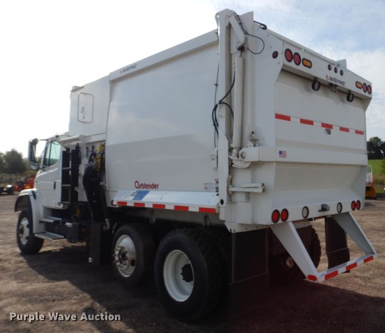 image for item EC9003 2004 Freightliner FL80 refuse truck
