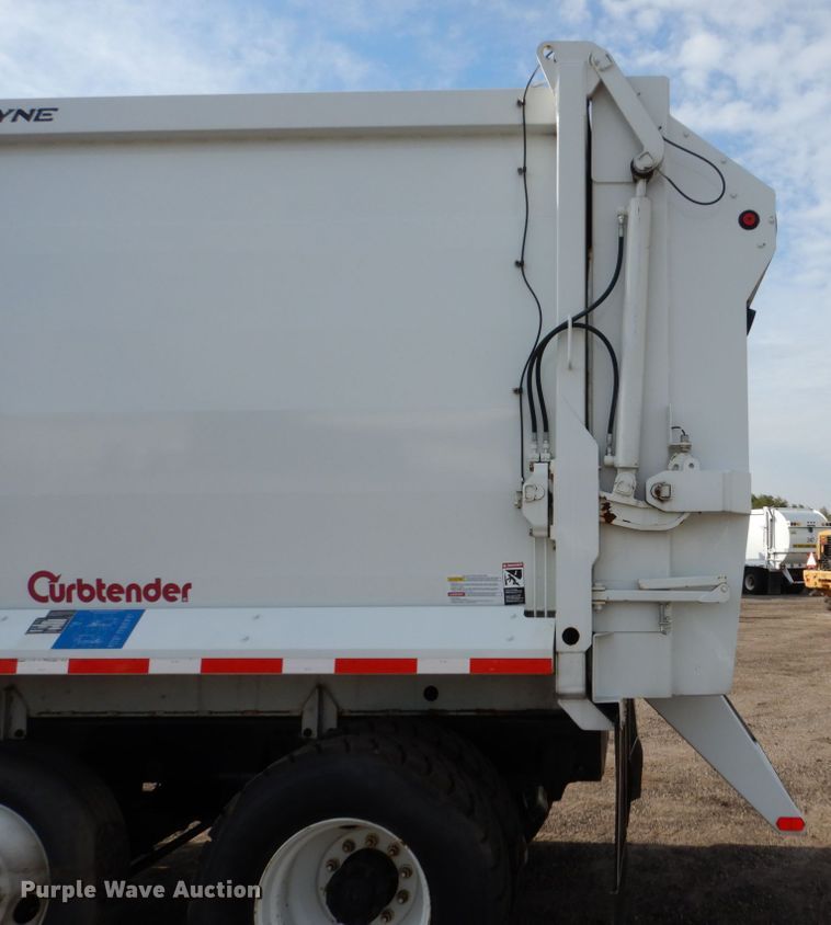 image for item EC9003 2004 Freightliner FL80 refuse truck