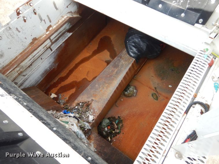 image for item EC9003 2004 Freightliner FL80 refuse truck