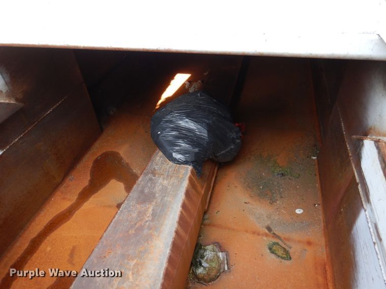 image for item EC9003 2004 Freightliner FL80 refuse truck